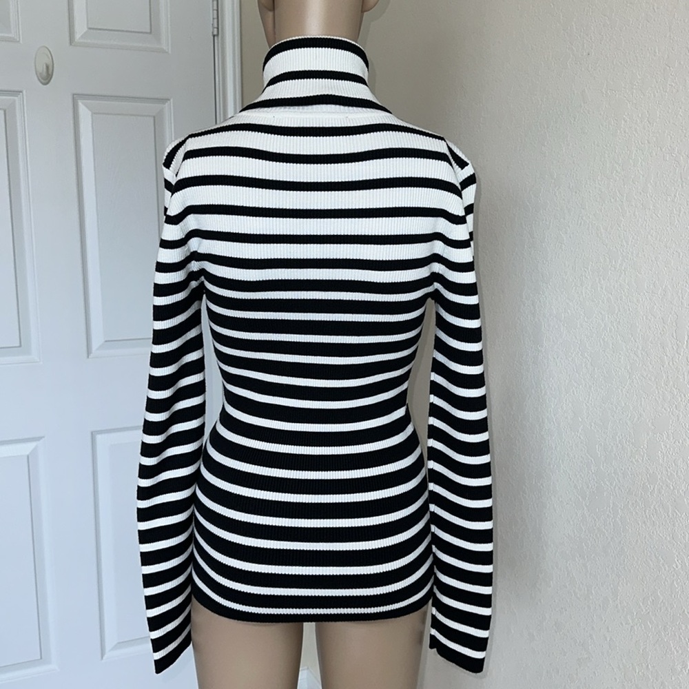 NWT White House Black Market Black and White Striped Long Sleeve Sweater Size M. - Picture 2 of 13